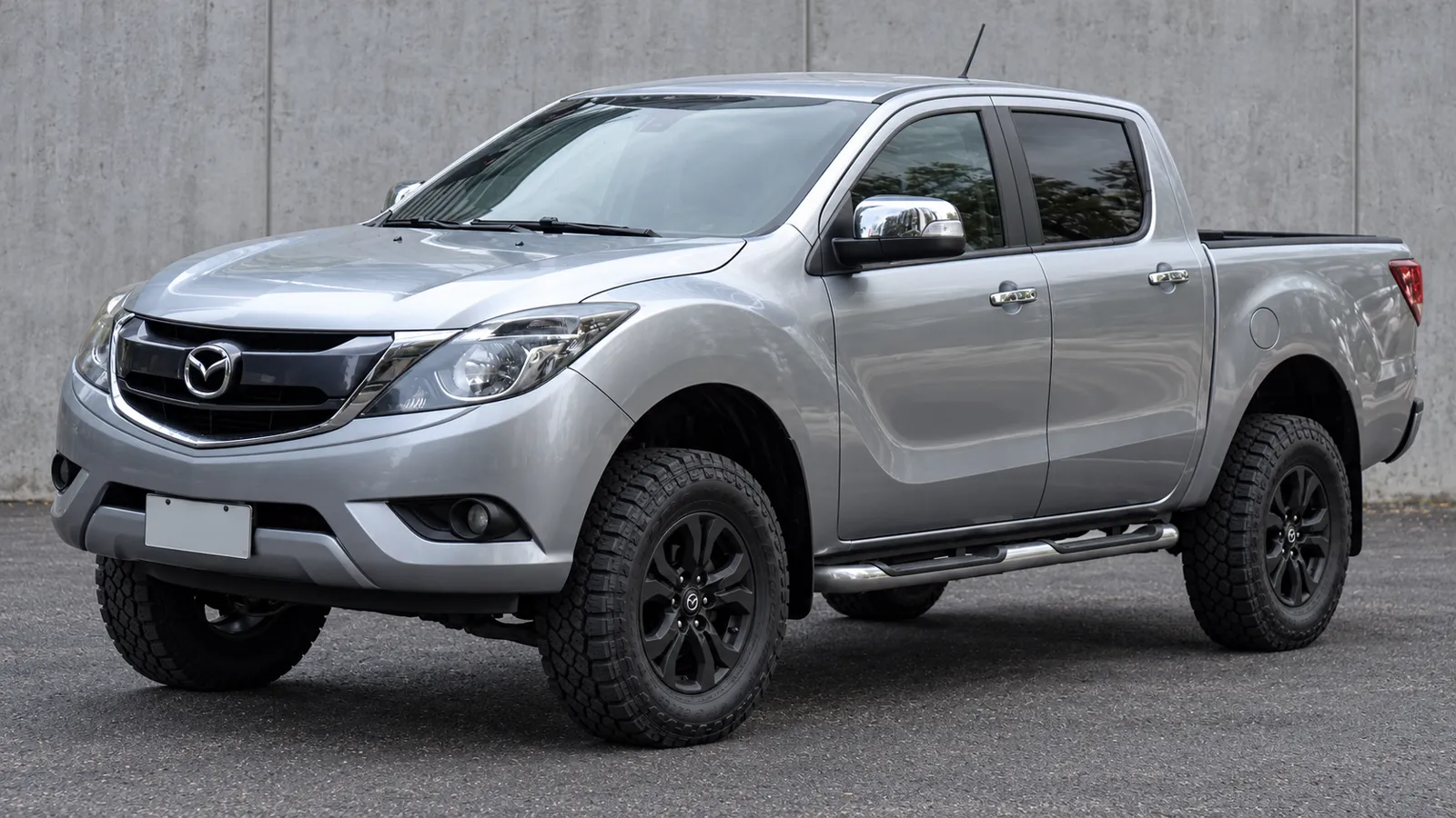 Mazda BT-50 UP, UR with a suspension lift
