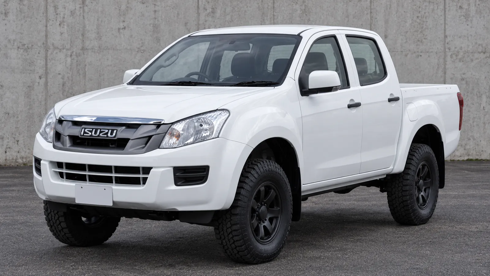 Isuzu D-MAX TFS II with a suspension lift