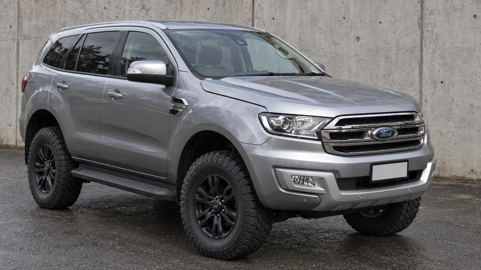 Ford Everest UA with a suspension lift