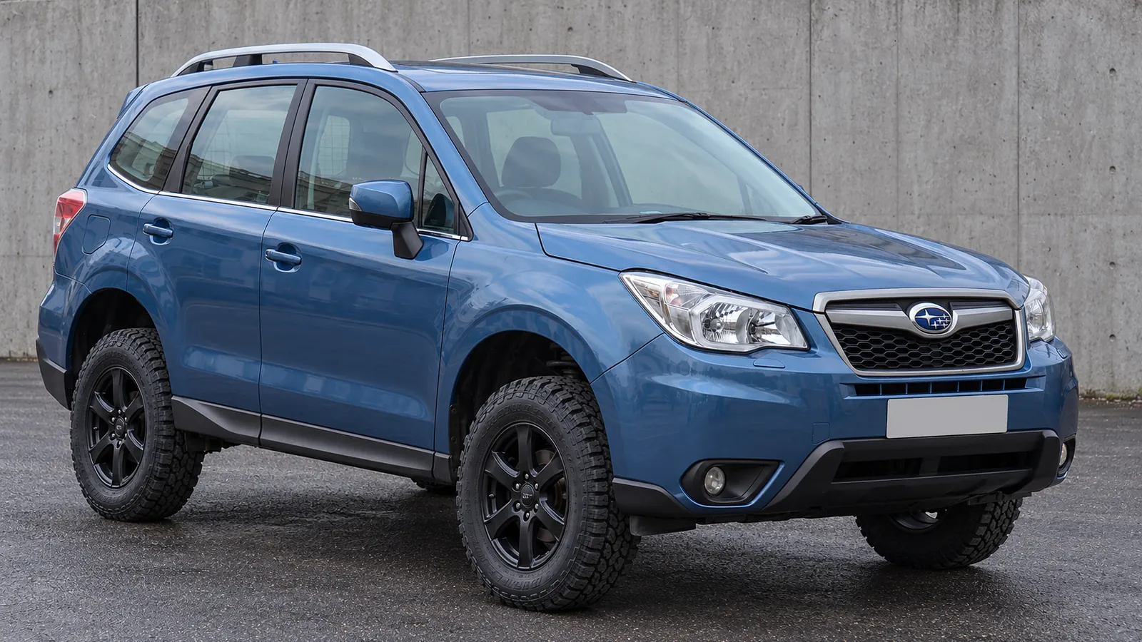 Subaru Forester SJ with a suspension lift
