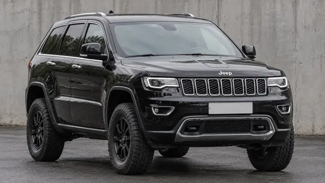 Jeep Grand Cherokee with a suspension lift