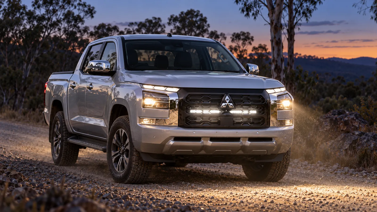 Mitsubishi MV Triton Behind Grille Light Bar Kit