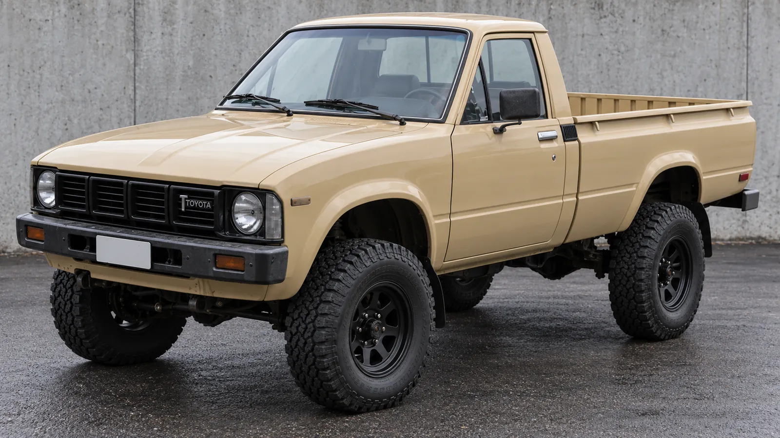 Toyota Hilux LN, RN30, 31, 40, 41 with a suspension lift