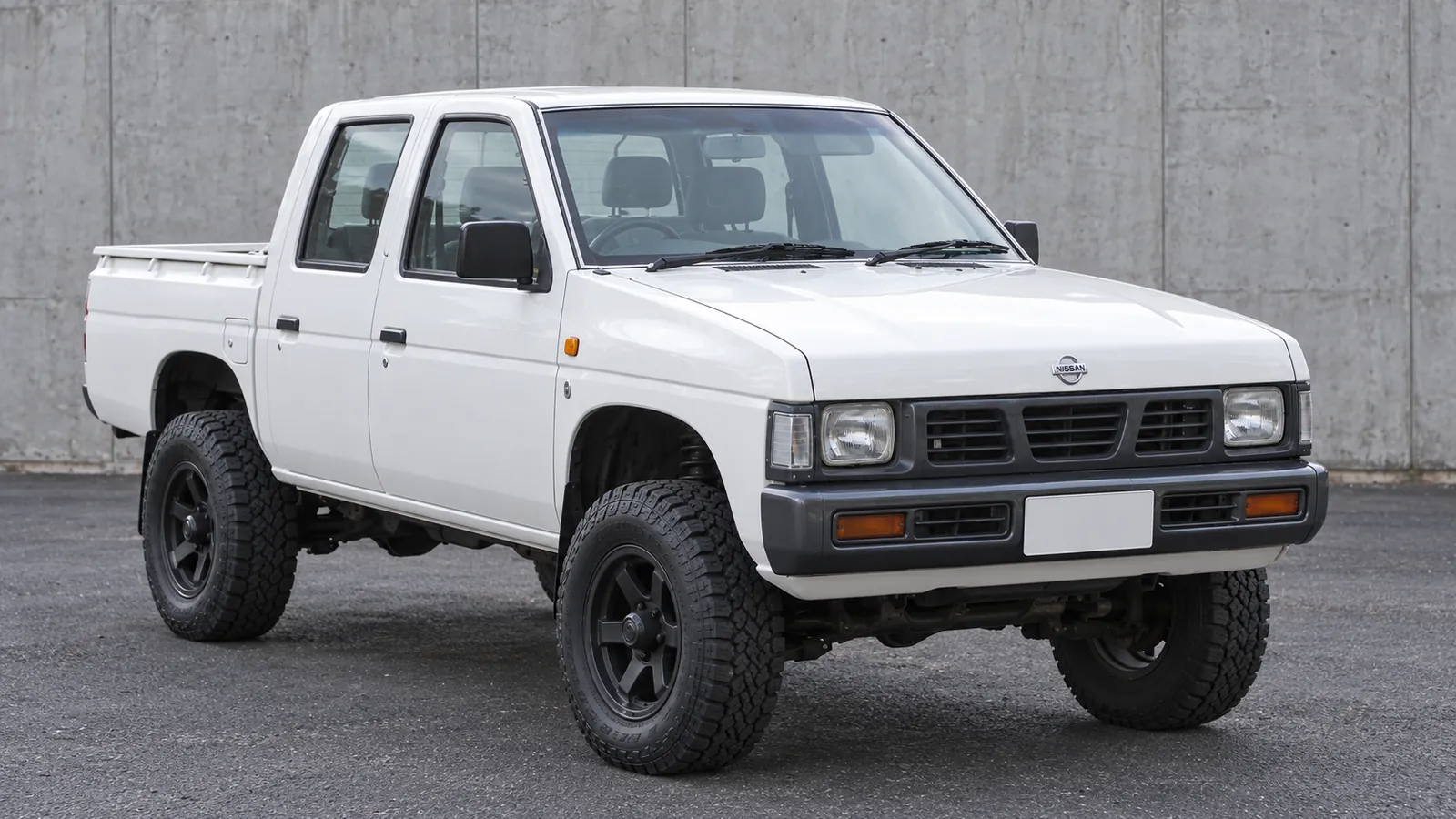 Nissan Pick-up D21 with a suspension lift