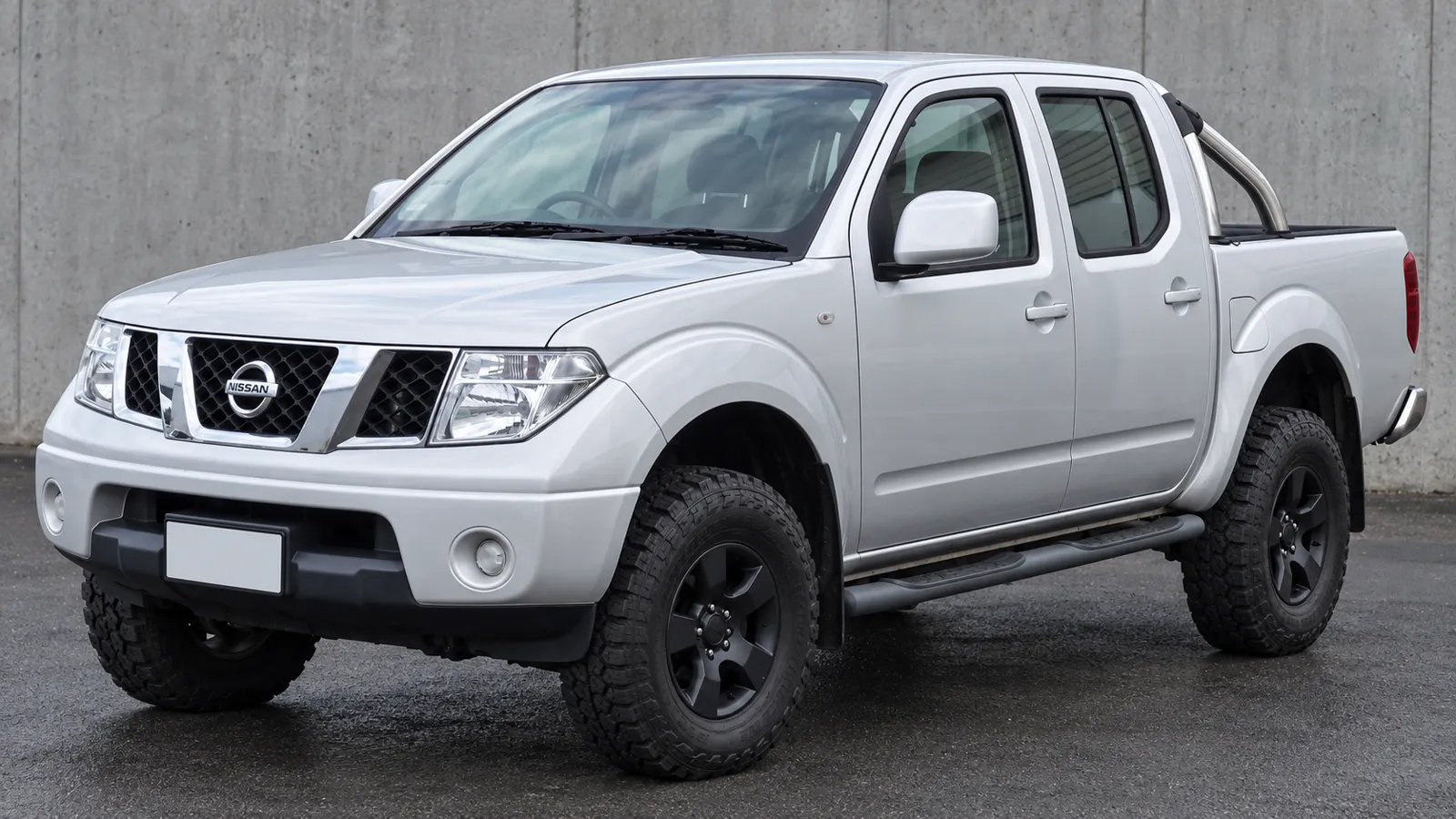 Nissan Navara D40 with a suspension lift
