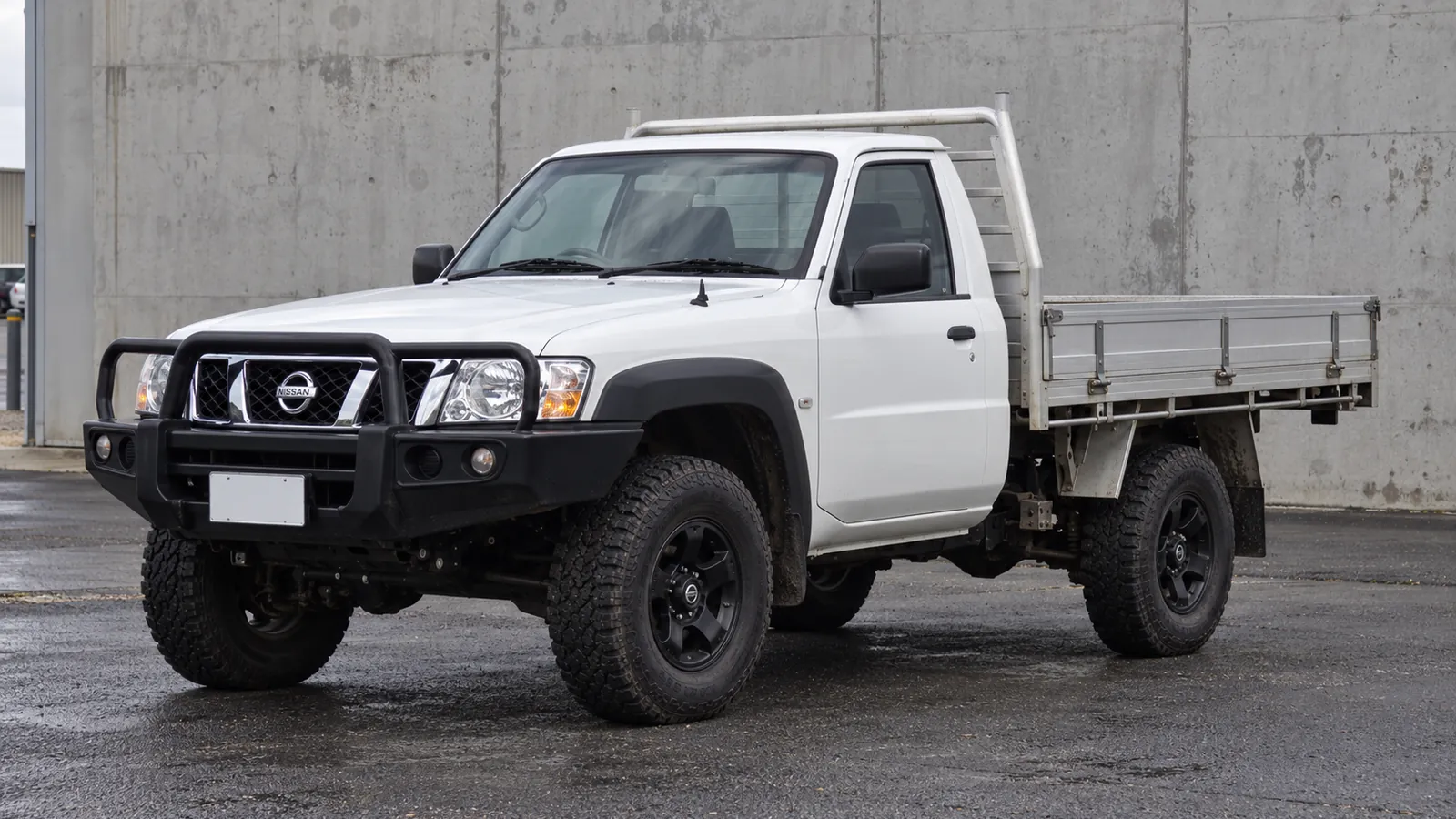 Nissan Patrol GU Y61 Cab Chassis, Coil Front and Leaf Rear with a suspension lift