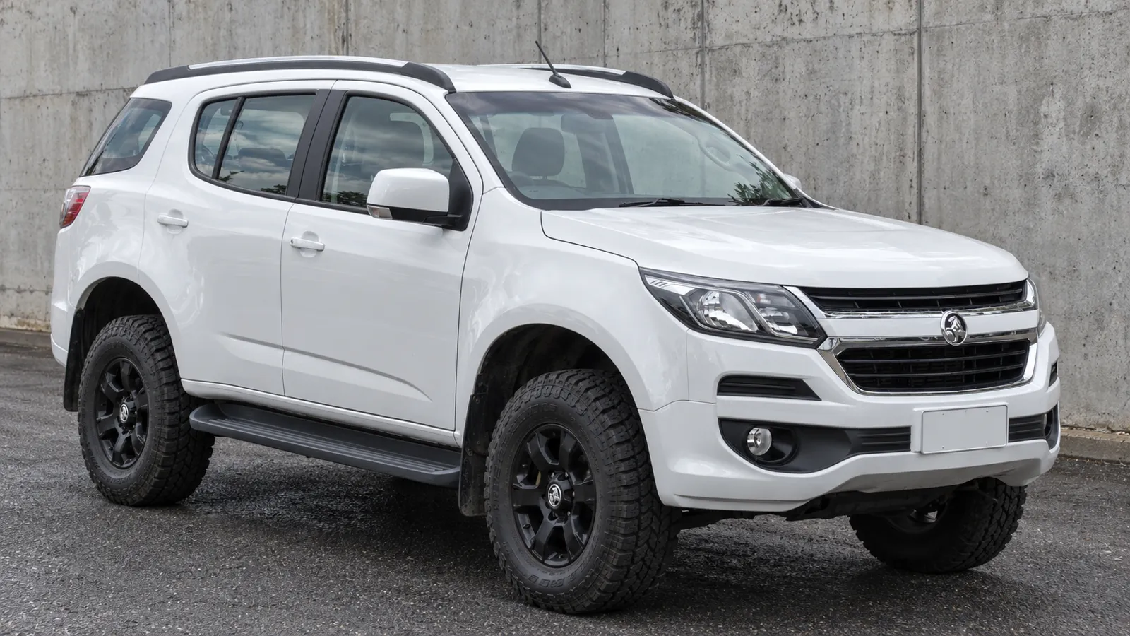 Holden Trailblazer RG with a suspension lift