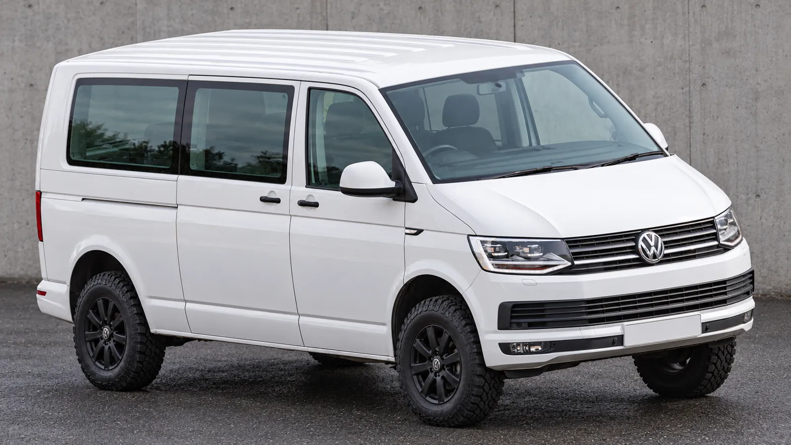 Volkswagen Multivan T6 4Motion with a suspension lift